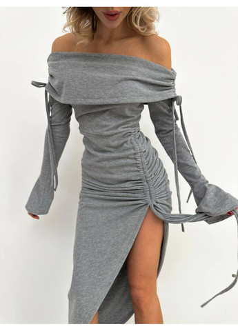 Серое повседневный платье женское с открытыми плечами Україна однотонное