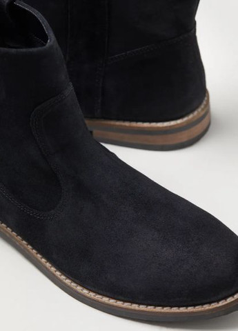 Черные демисезонная замшевые ботинки H&M