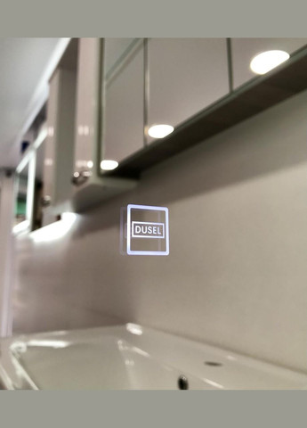 Дзеркало LED DE-M3011 65х80 см Сенсорне включення + підігрів + годинник / темп Dusel (316720430)