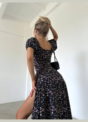 Чорна ніжна літня сукня із софту в квітковому принті, легка приємна до тіла довга сукня з коротким рукавом та відкритим декольте No Brand