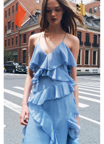 Блакитна сукня із воланами zw collection Zara