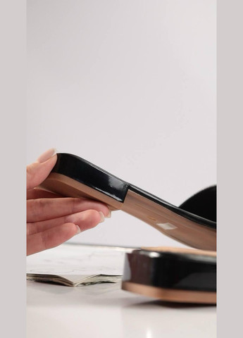 Черные шлепанцы женские черные No Brand со стразами