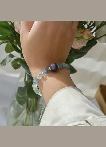 Браслет натуральний камінь Флюорит зі вставкою Аметист, фур-ра гіп-ний сплав кольору срібло d-7х3мм+- L-18-23см No Brand браслет (303283201)