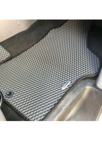 Комплект ковриков на 1-й ряд на Hyundai H-1 II (2007 - ) 1+1 EVA/Ромб Черный + Черный Star-Tex (385136383)