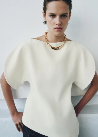 Молочна блуза Zara