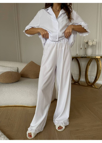 Біла жіноча піжама Osoblyva