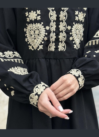 Чорний зимній жіноча вишита сукня серденько чорна ESQ 4703