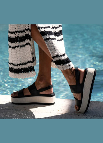 Черные женские босоножки на платформе Reef