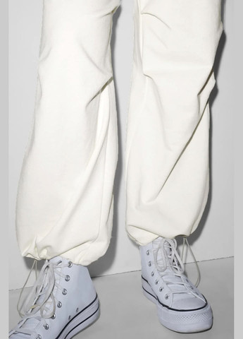 Белые кэжуал демисезонные брюки C&A