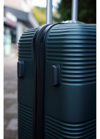 Чемодан пластиковый ручная кладь S, цвет черный Wings 5398 (365715892)