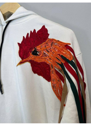 Молочний худі жіноче з півнями mknk21055/1 Nora Kvittin (367189403)