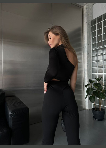 Жіночий топ з відкритим плечем No Brand (329144904)