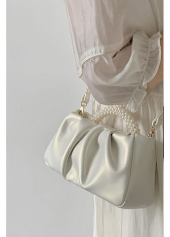 Жіноча міні-сумка з еко-шкіри кремова, вечірня сумка з перлинною ручкою No Brand (373324484)