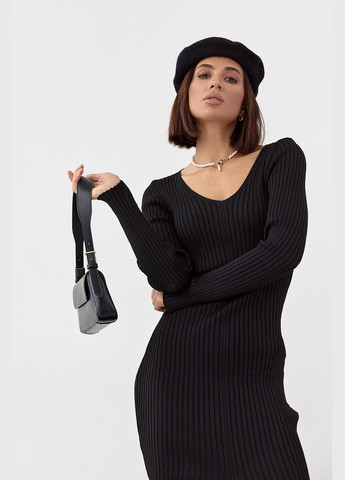Черное коктейльное силуэтное платье в рубчик с разрезом спереди 5824 Lurex