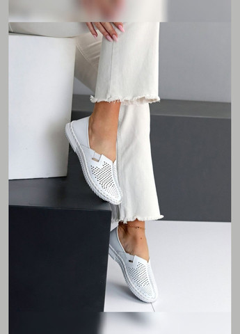 Жіночі білі шкіряні мокасини сліпони перфоровані мʼякі літні комфортні Viki Сліпони (338793978)