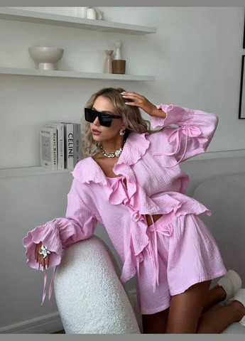 Муслінові костюми на піку популярності цього сезону Adelante (339882809)