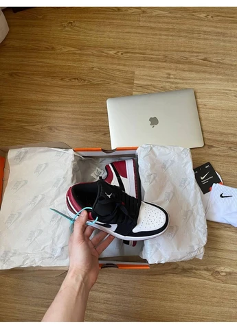 Белые демисезонные кроссовки мужские nike air jordan retro 1 low white black red найк аир джордан белые No Brand