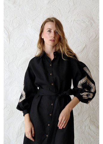 Чорна сукня жіноча «зерно» з машинною вишивкою, 100% льон, розміри xs–4xl, з кишенями та поясом MOTYV з геометричним візерунком