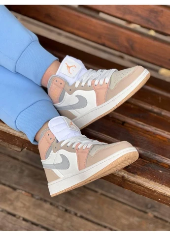 КРОСІВКИ ЖІНОЧІ NIKE AIR JORDAN 1 RETRO HIGH BEIGE GREY WHITE НАЙК АІР ДЖОРДАН БІЛІ No Brand білі демісезони (391016906)