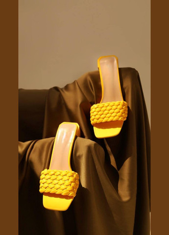 Желтые шлепанцы женские летние желтые на каблуке Meideli плетение, без декора