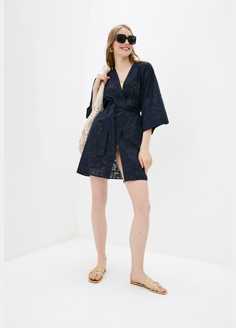 Пляжный короткий халат-кимоно из фактурного хлопка темно-синего цвета. ORA (278643226)