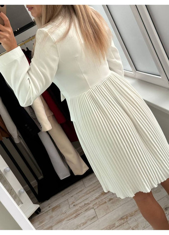 Молочна повсякденний сукня жіноча Гермес однотонна