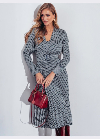 Синее кэжуал платье-миди синего цвета с плиссировкой Dressa