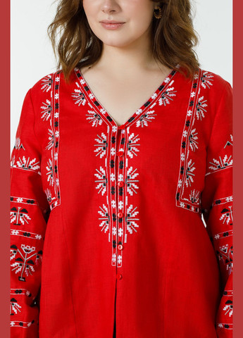 Красная женская вышиванка из льна на пуговицах с орнаментом сияна, большие размеры (plus size). белый, р.46, код 9471/46/101 ГАЛЕРЕЯ ЛЬОНУ