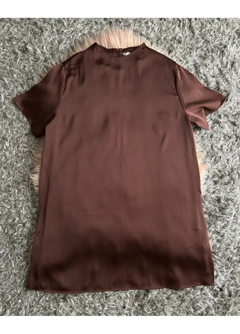 Коричневое повседневный женское атласное платье н&м (56717) s коричневое H&M