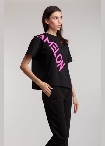 Футболка прямая черная с большой малиновой надписью женская Amelon Clothing Футболка - (280916159)