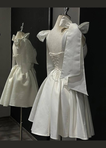 Молочное праздничный, коктейльное, вечернее женское платье со шнуровкой с юбкой-солнце Avanti однотонное