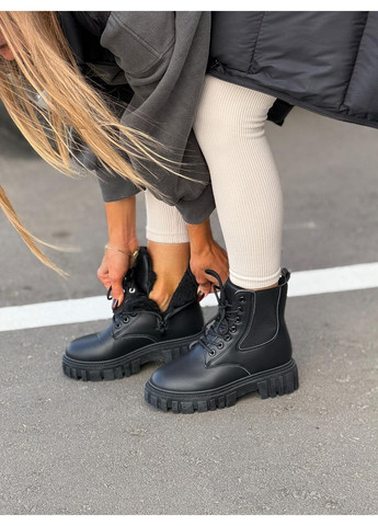 Чорні жіночі черевики на шнурівці тракторній підошві теплі на хутрі берці No Brand (369621395)
