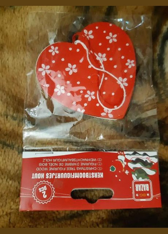 Деревянные игрушки на елку Сердечка 2 штуки 70 на 75 мм красно-белый Jannet Декор (308793300)