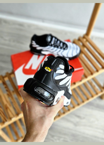 Кросівки жіночі і чоловічі Nike air max Tn plus black white | Найк Аір макс ТН плюс чорно-білі No Brand чорно-білі демісезони (307288641)