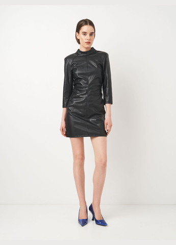 Черное кэжуал платье из эко кожи Zara однотонное