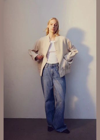 Бежевая бомбер H&M