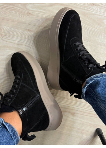 Зимние ботинки женские 280-3 зимние на меху на бежевой подошве замшевые черные Hengji из натуральной замши