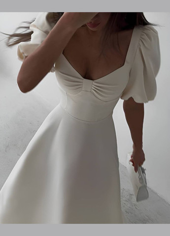 Молочна вечірня сукня довжини міді з ліфом "сердечко" кльош MonCher