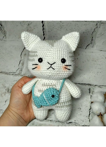 М'яка іграшка ручної роботи в'язана амігурумі Hand Made Котик 17 см Білий No Brand (365435813)