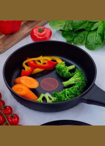 Ковш MG-1172 Литой антипригарный 1.9 л Magio (364664660)