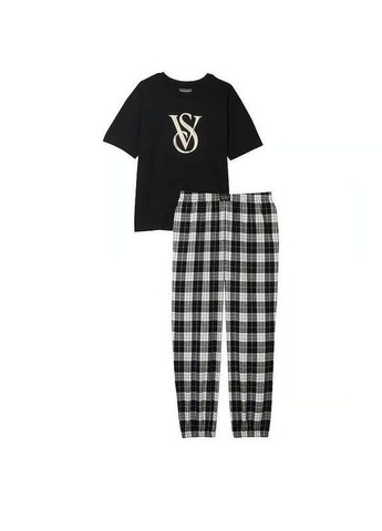 Черная всесезон пижама (футболка + штаны) flannel jogger teejama xs черная Victoria's Secret