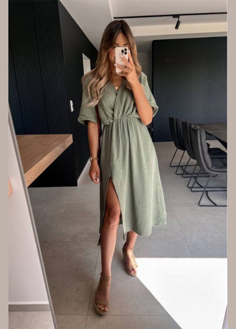 Оливковое праздничный, кэжуал женское платье FINO Mode однотонное