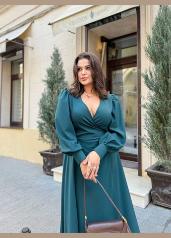 Зеленое вечернее платье а-силуэт Moon однотонное