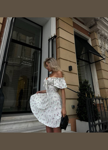 Білий кежуал сукня N.Family з квітковим принтом