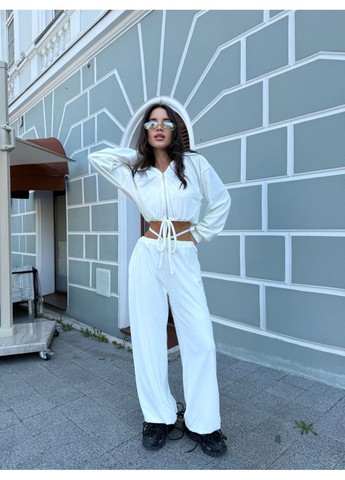 Жіночий велюровий костюм Avanti (365439251)