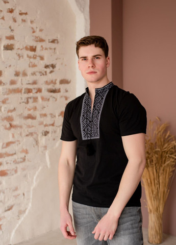 Чорна футболка Vyshyvanka візерунок українська символіка пряма (330828849)