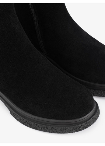 Осенние женские ботинки на низком ходу 1101728 Buts из натуральной замши