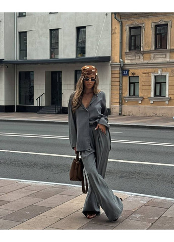 Жіночий костюм із легкої жатої тканини Україна (358644126)