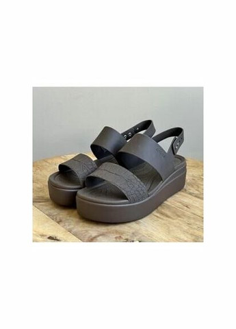 Темно-коричневые женские сандалии платформа лавандовые women's 4u low wedges sandal purple moon Crocs