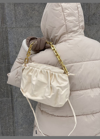 Женская сумка пельмень с пластмассовой цепочкой белая молочная No Brand (289199485)